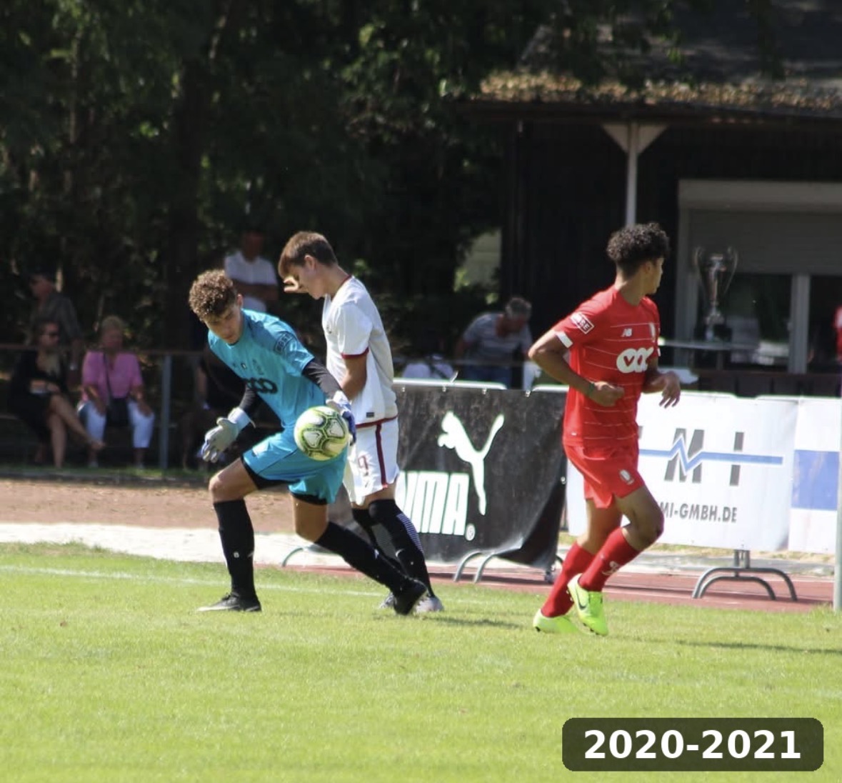 Duel aérien en match — Matteo Godfroid